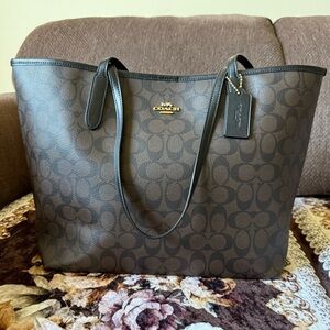 COACH Black Signature Logo Canvas Gold-Tone Hardware Snap Closure City Tote Bag